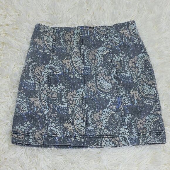 Free People Dresses & Skirts - Free People Mini Skirt in Vibrant Floral